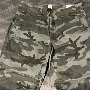 GAP Women’s size 4 Camouflage Pants